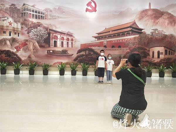 免预约！中国共产党历史展览馆迎来新年首批观众