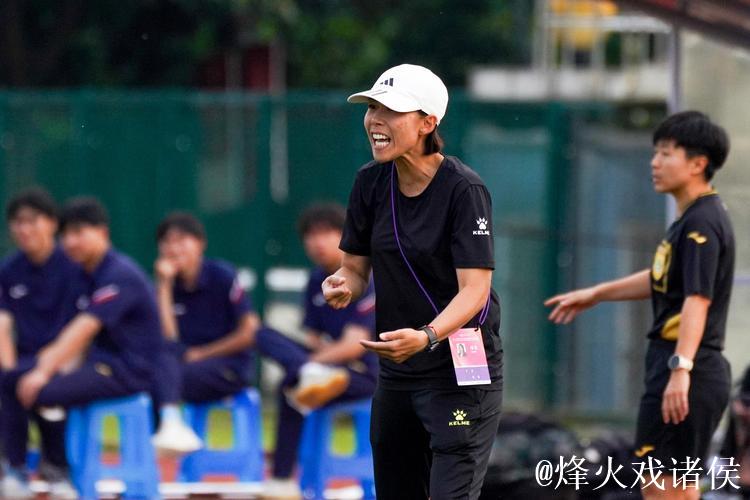 陈婉婷希望仅剩1%!女足选帅保守倾向引发争议,王军微弱优势领跑 陈婉婷希望仅剩1%!女足选帅保守倾向引发争议,王军微弱优势领跑
